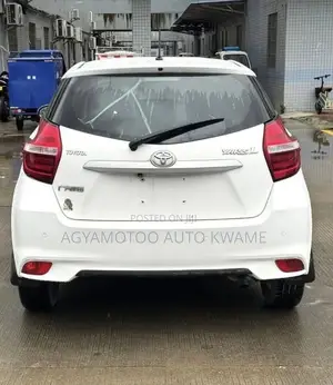 Toyota Yaris LE Hatchback 5dr 2016 White