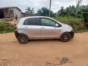 Toyota Vitz 1.3 AWD 5dr 2010 Silver