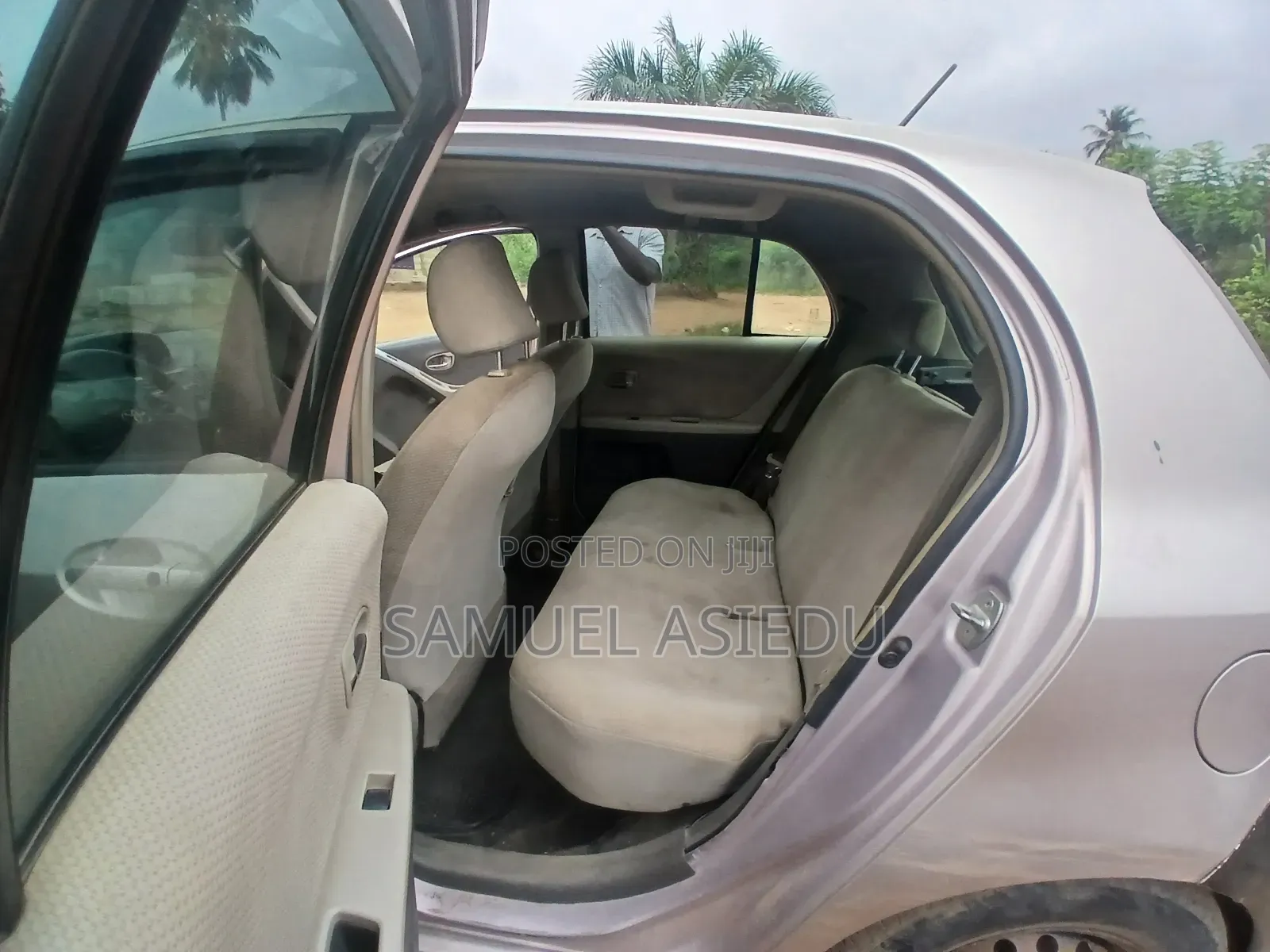 Toyota Vitz 1.3 AWD 5dr 2010 Silver