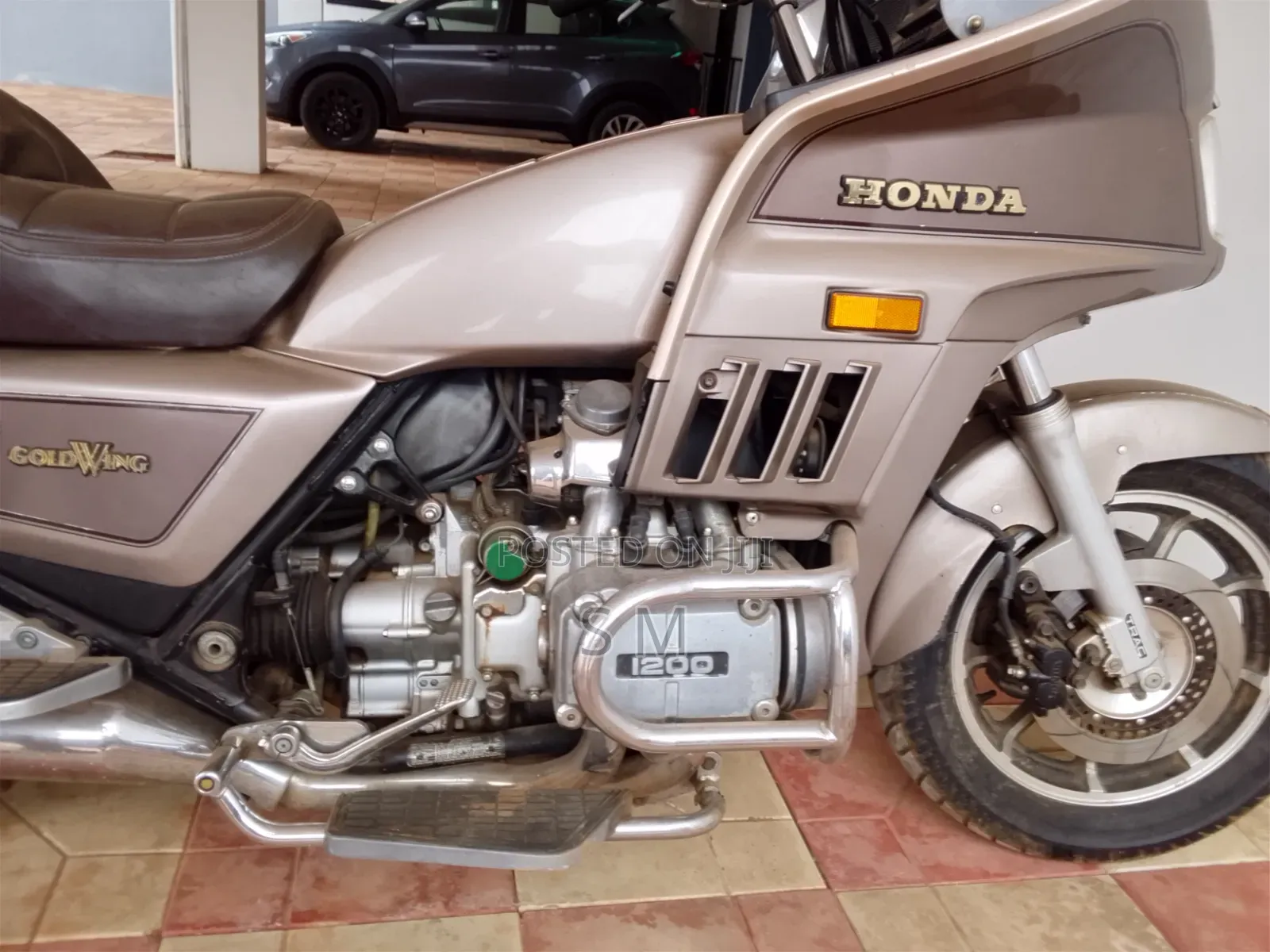 Honda Gold Wing 1986 Gold