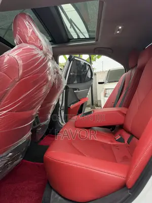 Toyota Camry XSE (2.5L 4cyl 8A) 2019 White