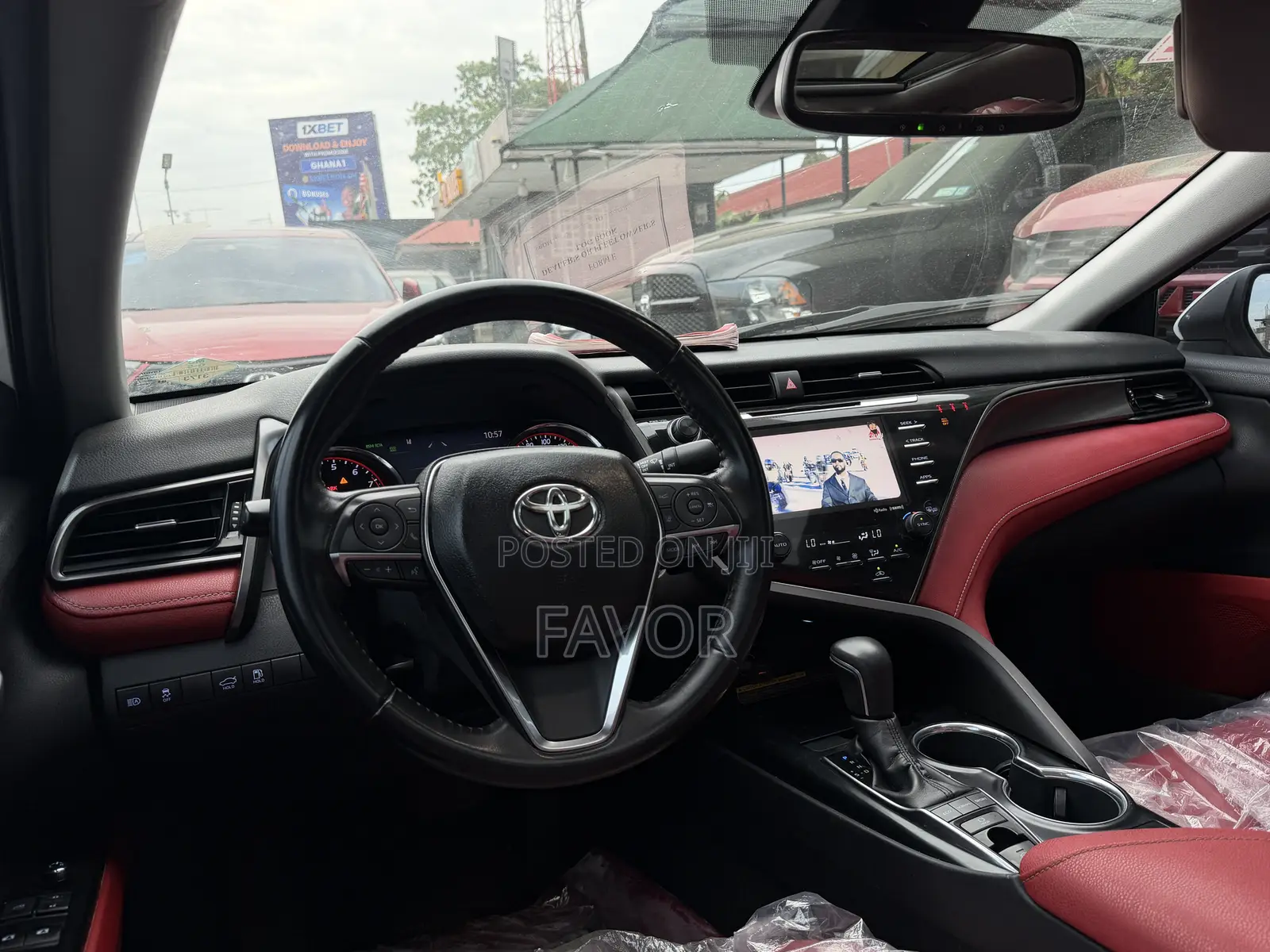 Toyota Camry XSE (2.5L 4cyl 8A) 2019 White
