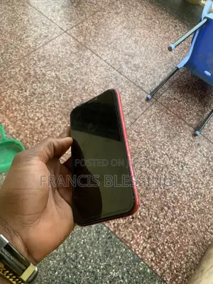 Apple iPhone XR 64 GB Red