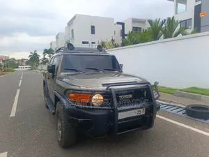 Toyota FJ Cruiser 2011 Green