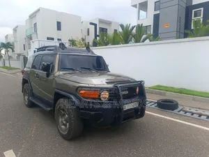Toyota FJ Cruiser 2011 Green