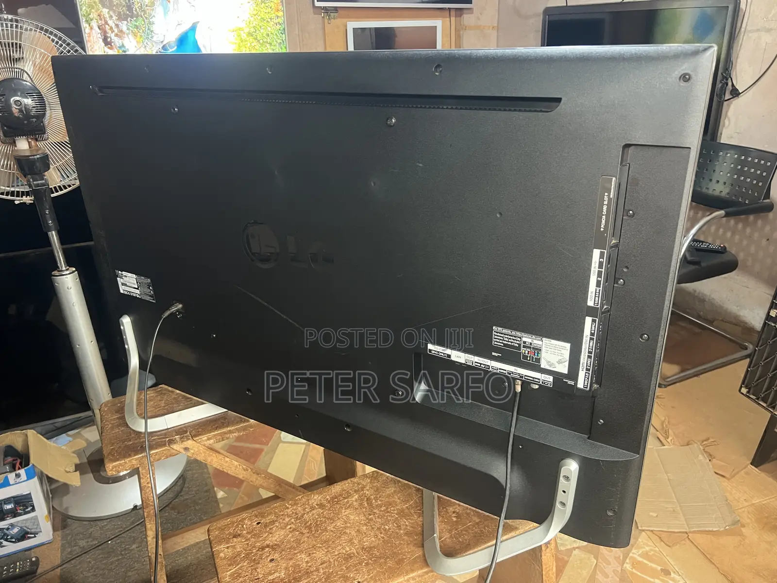 Frameless LG 49 Smart 4K TV