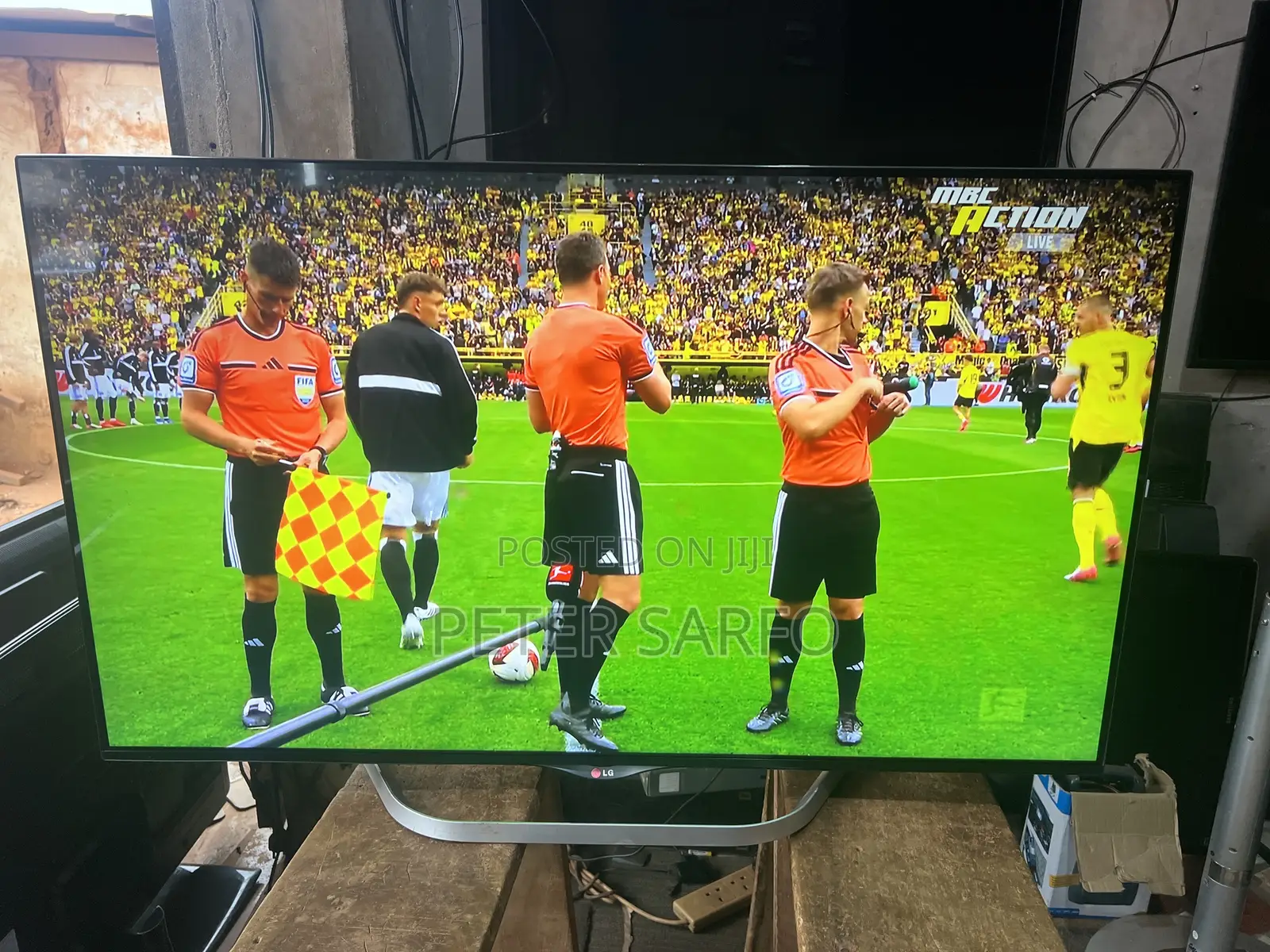 Frameless LG 49 Smart 4K TV