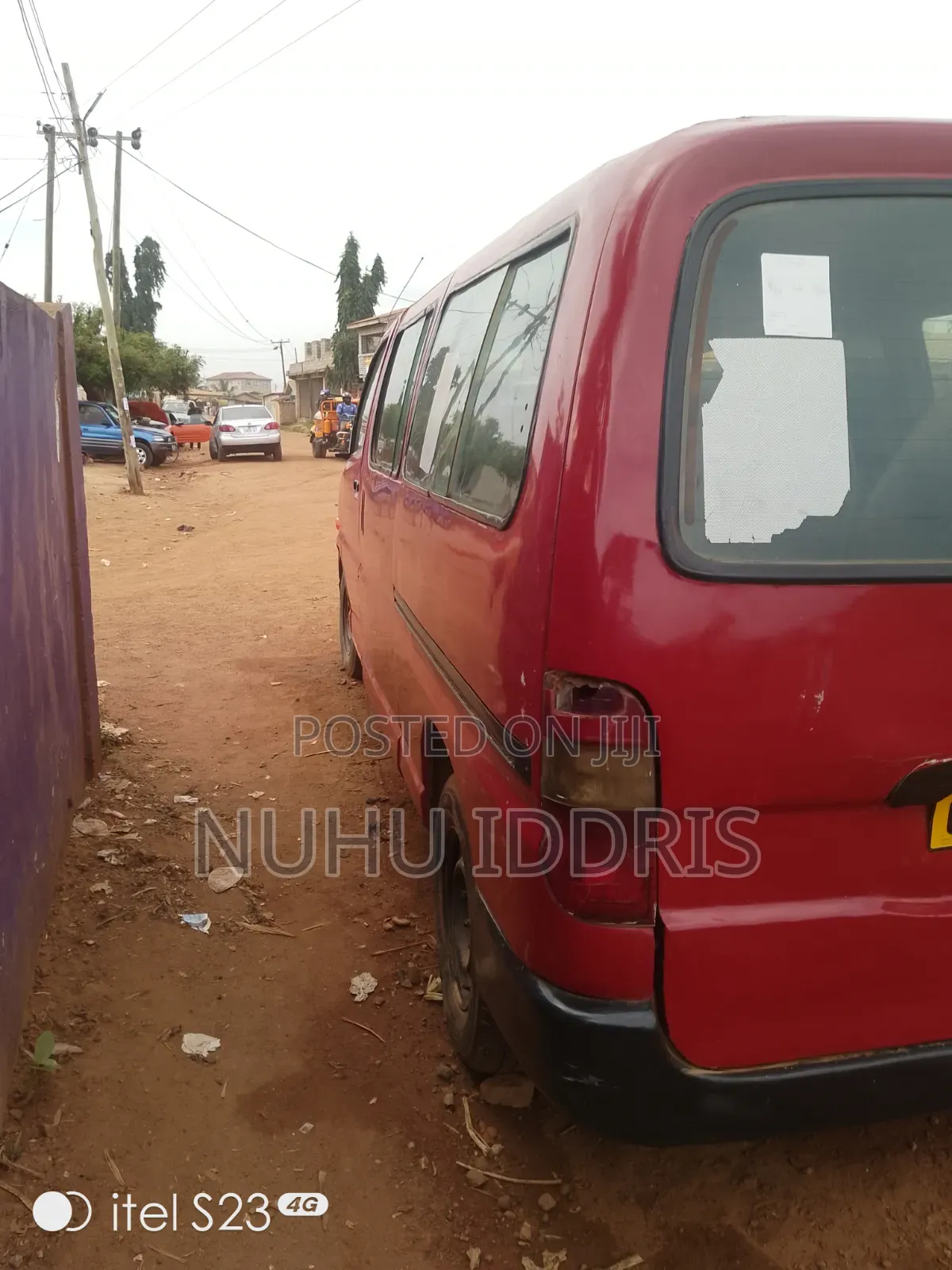 Toyota HiAce 2006 Red