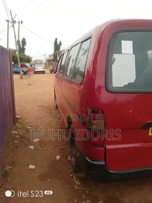 Toyota HiAce 2006 Red