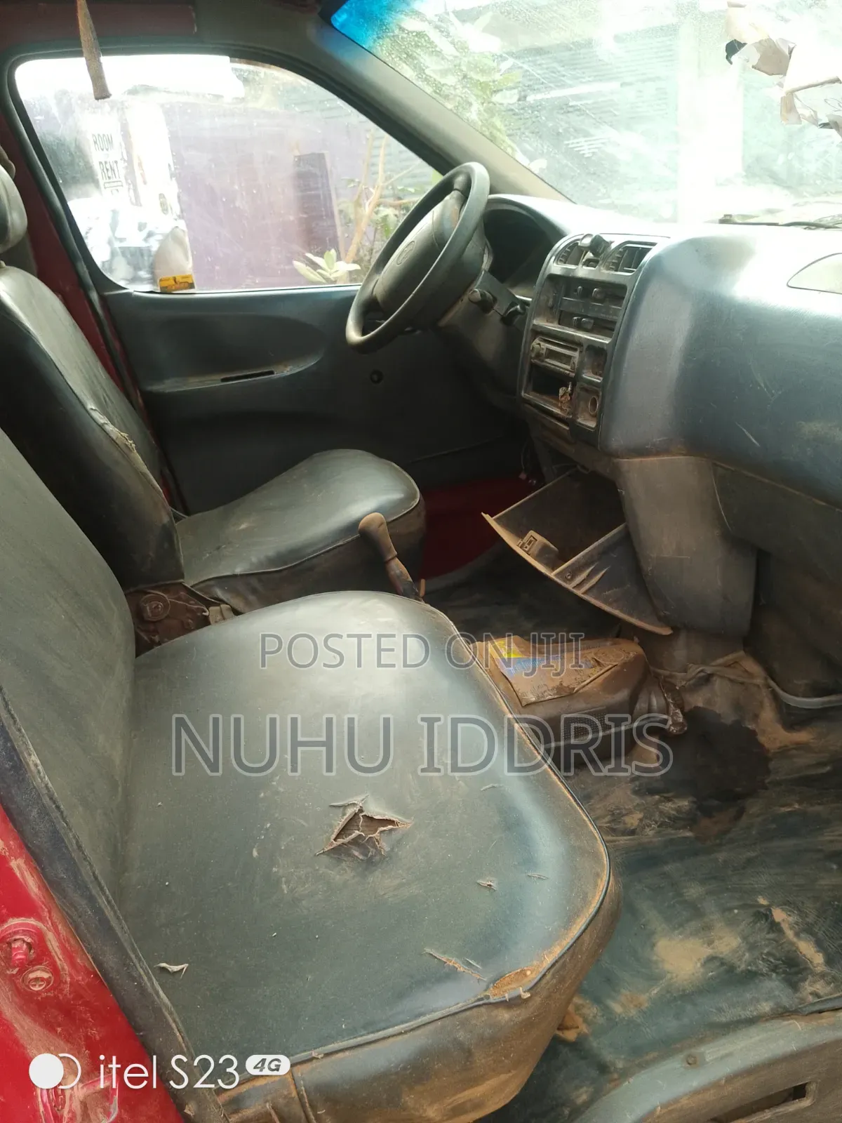 Toyota HiAce 2006 Red