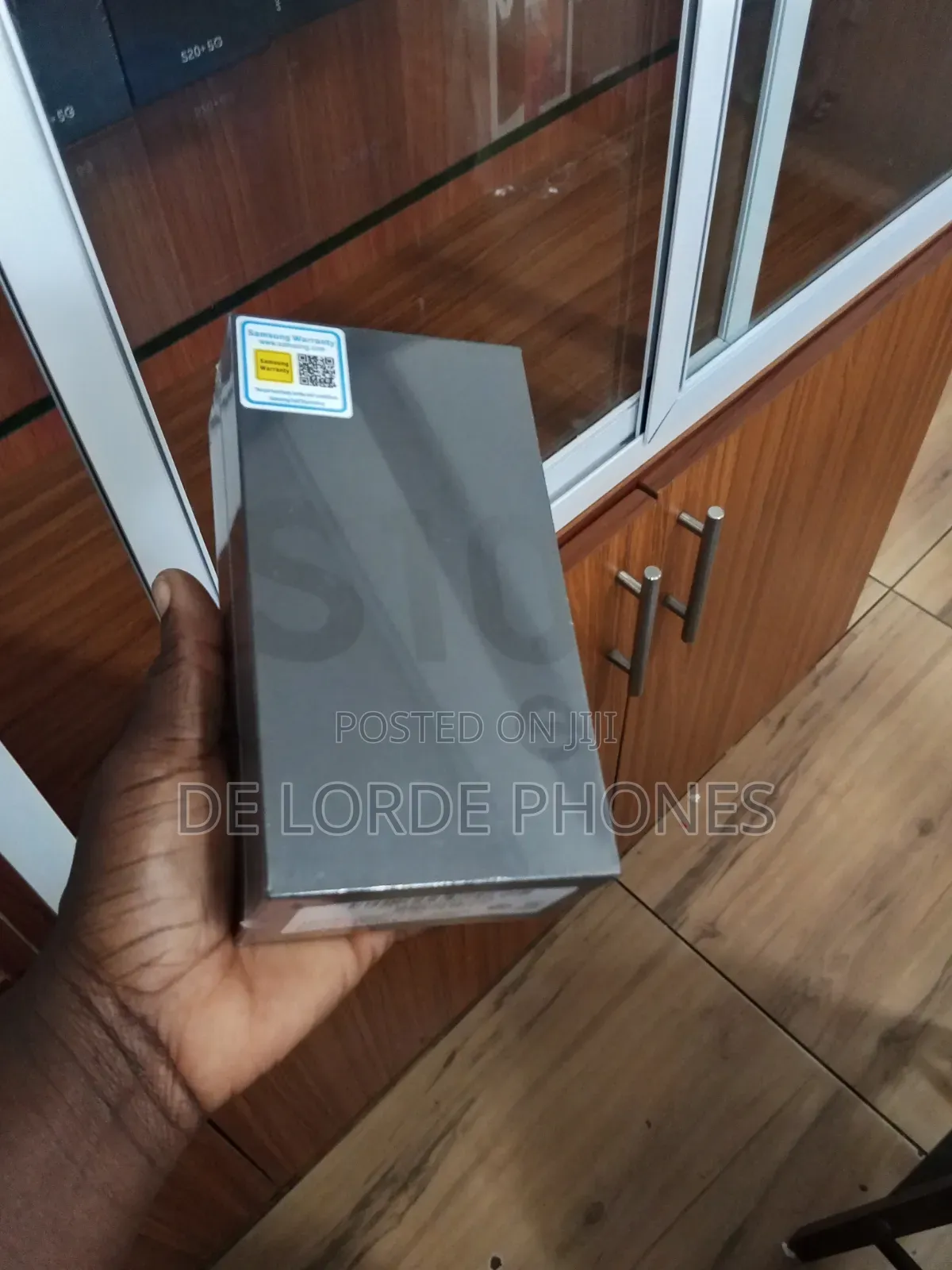 New Samsung Galaxy S10e 128 GB Blue