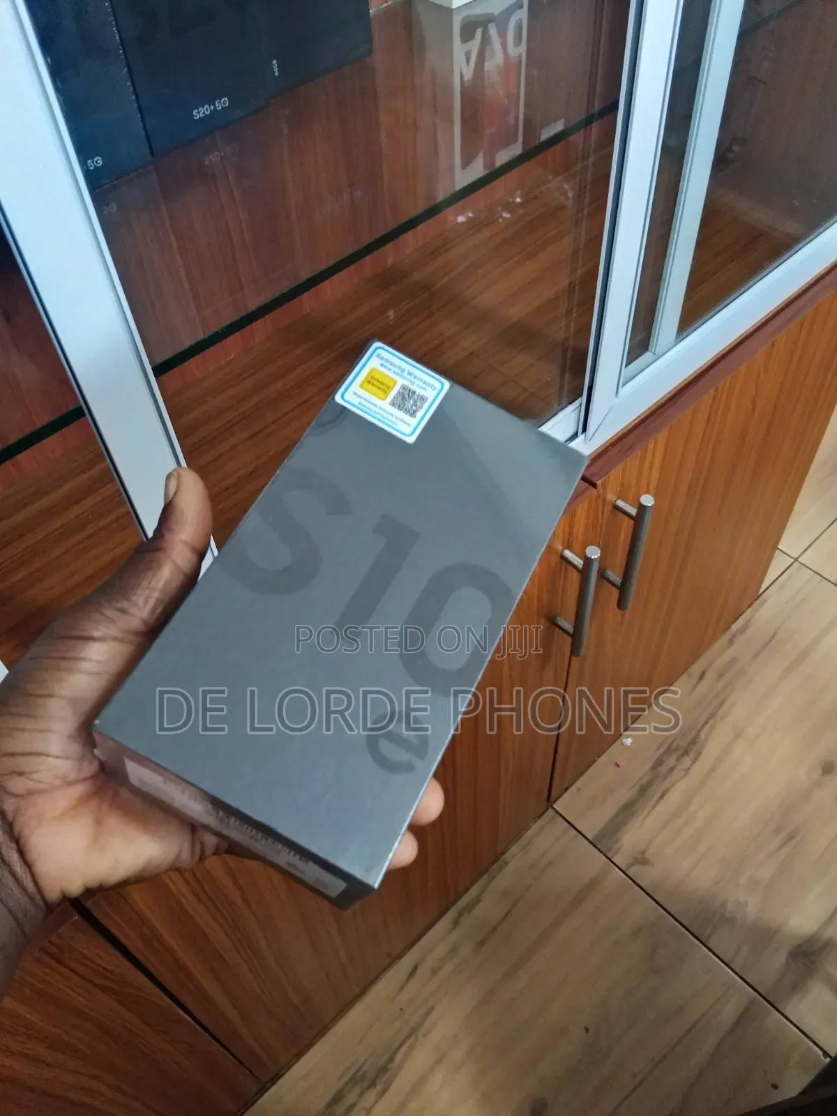 New Samsung Galaxy S10e 128 GB Blue
