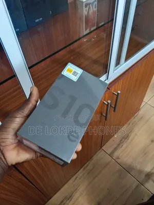 New Samsung Galaxy S10e 128 GB Blue