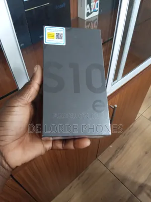 New Samsung Galaxy S10e 128 GB Blue