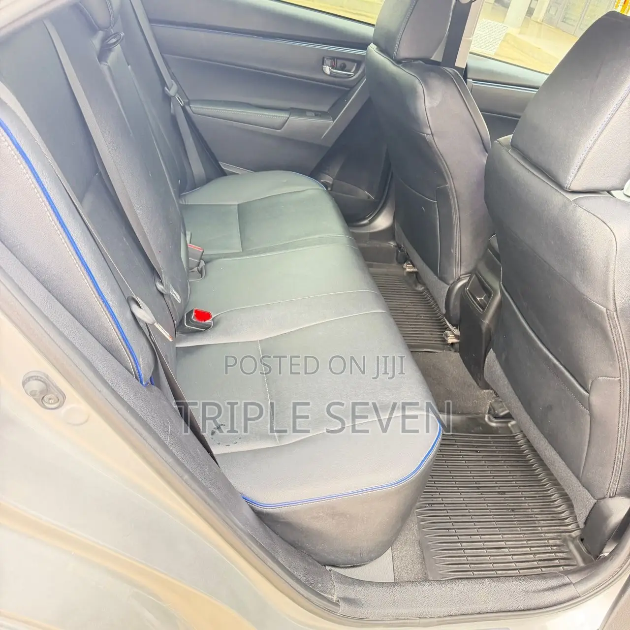 Toyota Corolla XSE (1.8L 4cyl 2A) 2019 Silver