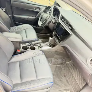 Toyota Corolla XSE (1.8L 4cyl 2A) 2019 Silver