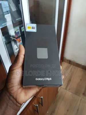 New Samsung Galaxy Z Flip 5 256 GB Black