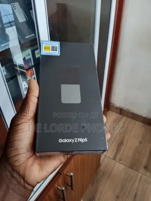 New Samsung Galaxy Z Flip 5 256 GB Black
