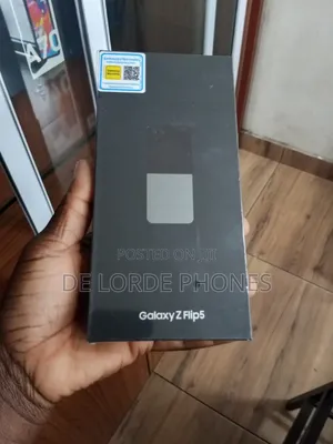 New Samsung Galaxy Z Flip 5 256 GB Black