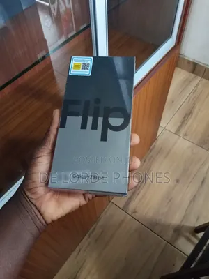 New Samsung Galaxy Z Flip4 256 GB Black