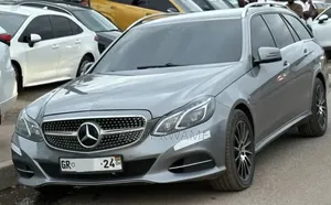 Mercedes-Benz E220 2013 Silver