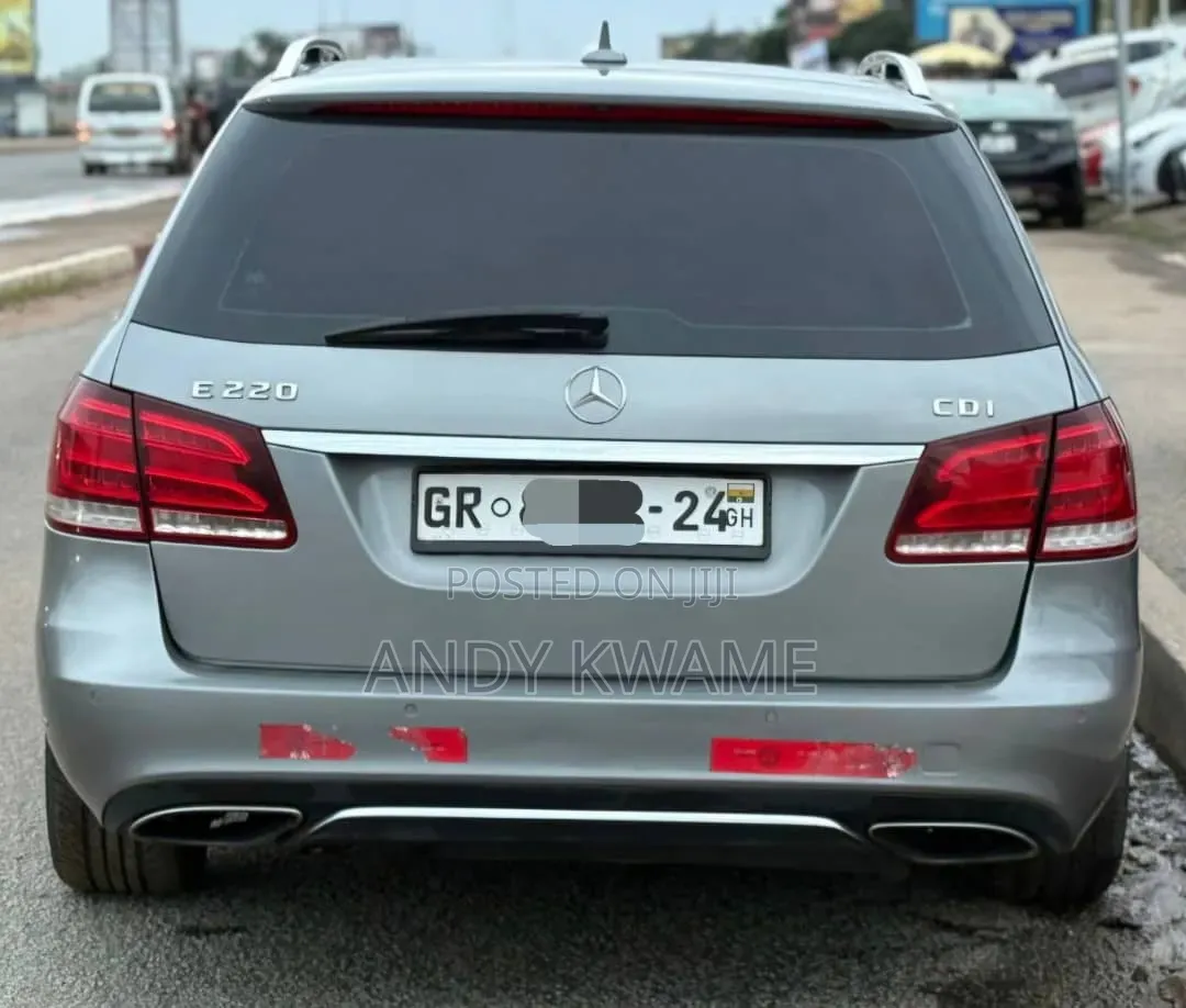 Mercedes-Benz E220 2013 Silver