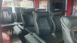 Toyota HiAce 2018 Red