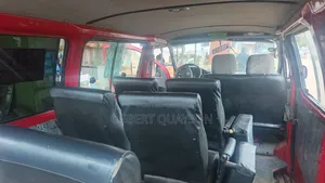 Toyota HiAce 2018 Red