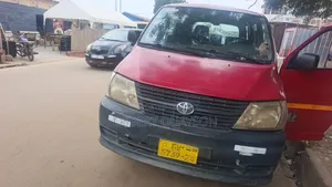 Toyota HiAce 2018 Red