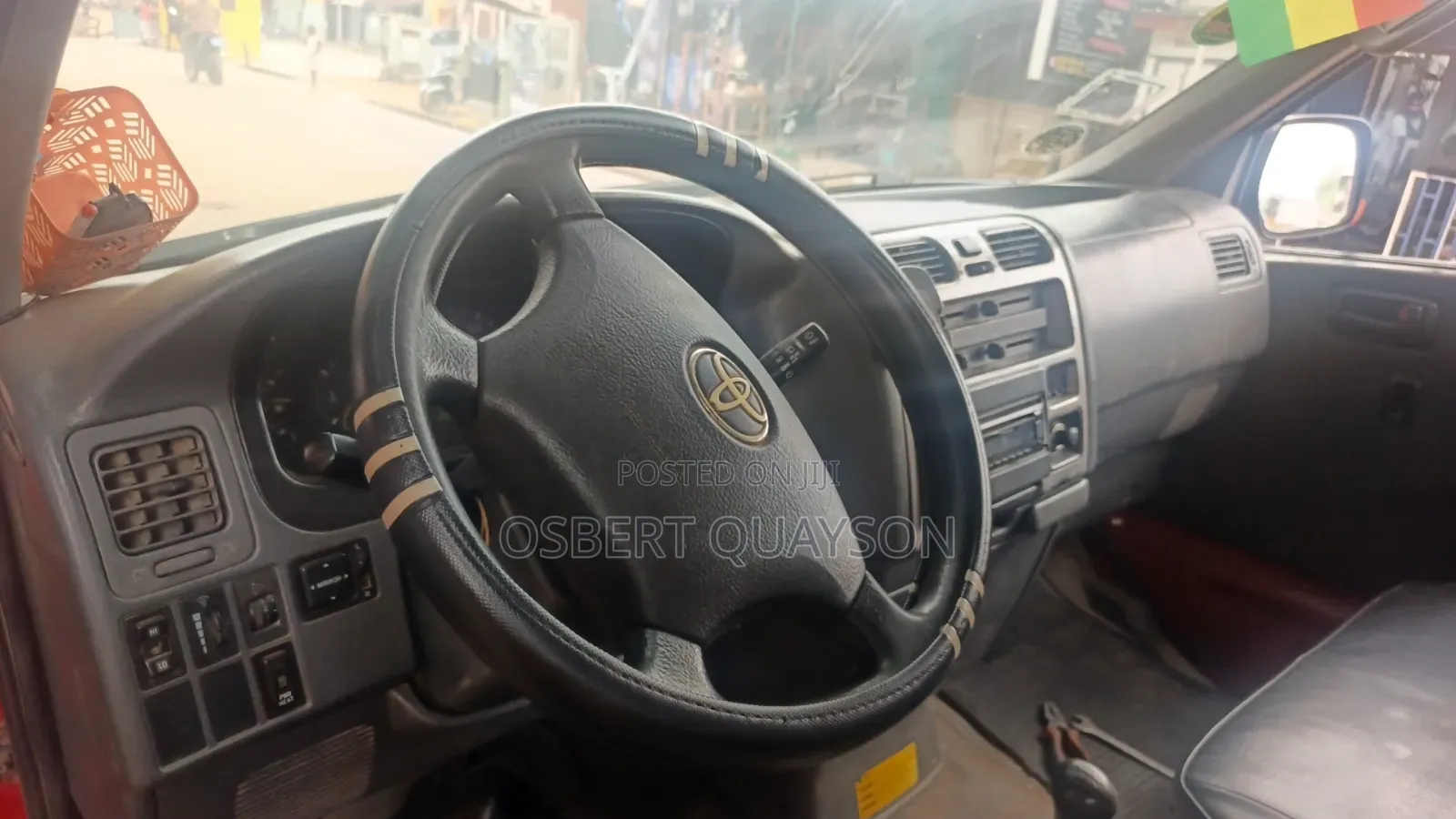 Toyota HiAce 2018 Red