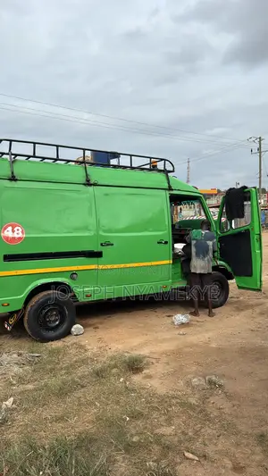 Mercedes-Benz Sprinter 1988 Green