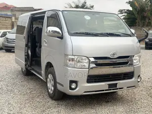 Toyota HiAce 2014 Silver