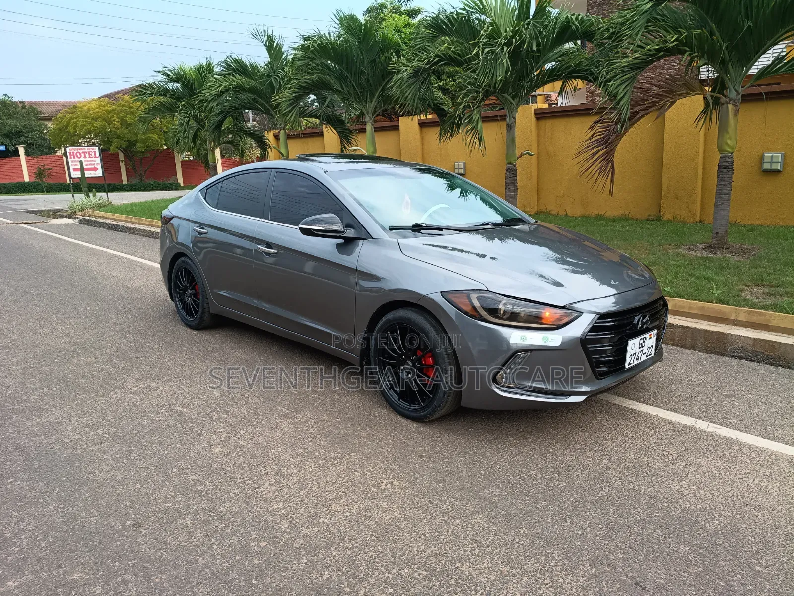 Hyundai Elantra Limited Sedan FWD (2.0L 4cyl 6A) 2017 Gray