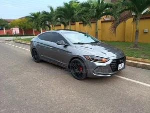 Hyundai Elantra Limited Sedan FWD (2.0L 4cyl 6A) 2017 Gray