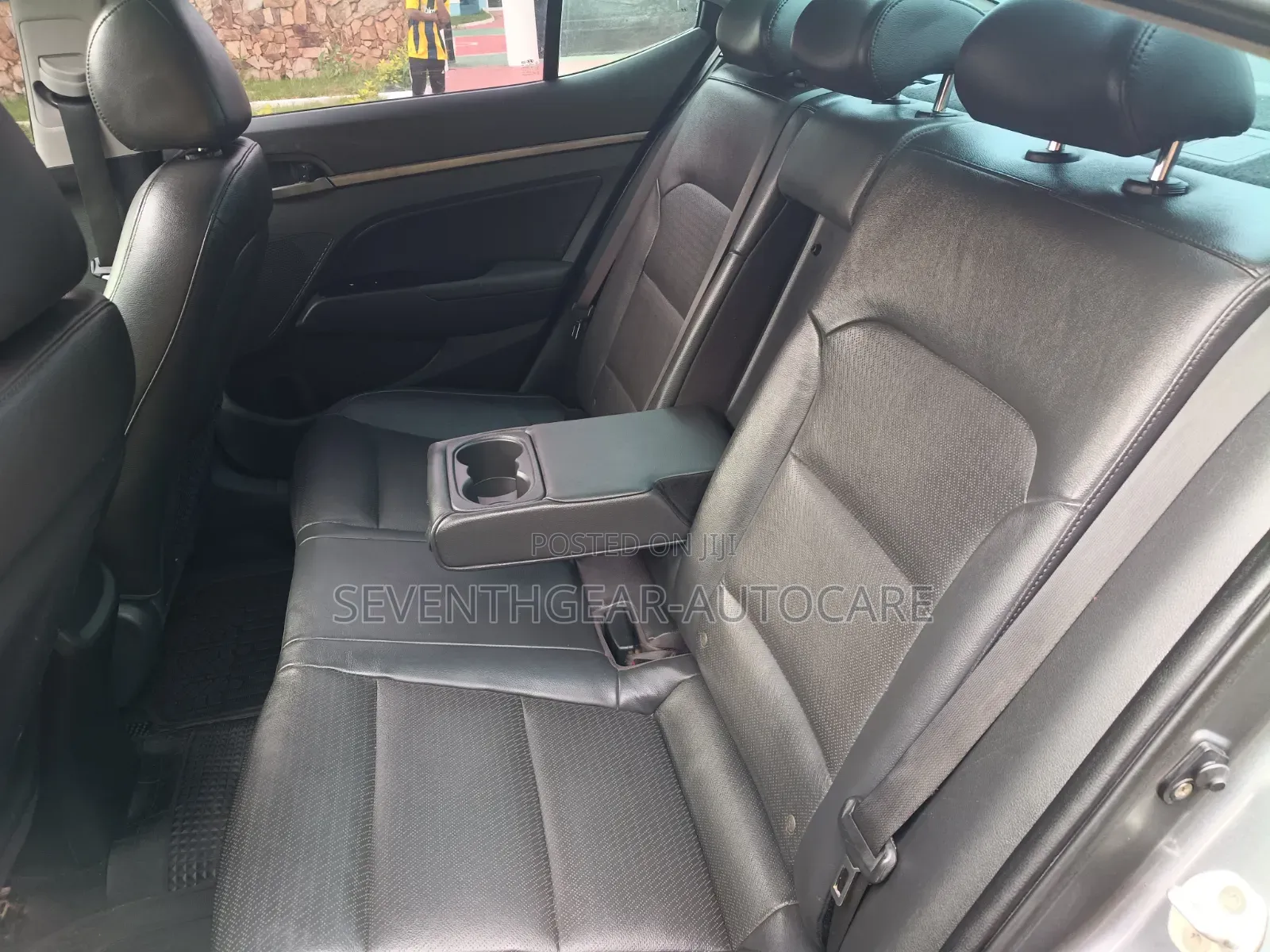 Hyundai Elantra Limited Sedan FWD (2.0L 4cyl 6A) 2017 Gray
