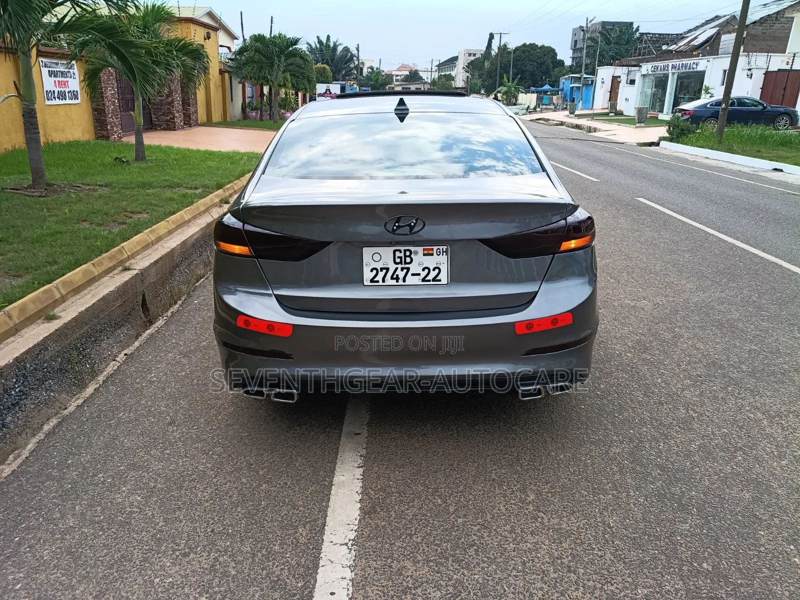 Hyundai Elantra Limited Sedan FWD (2.0L 4cyl 6A) 2017 Gray