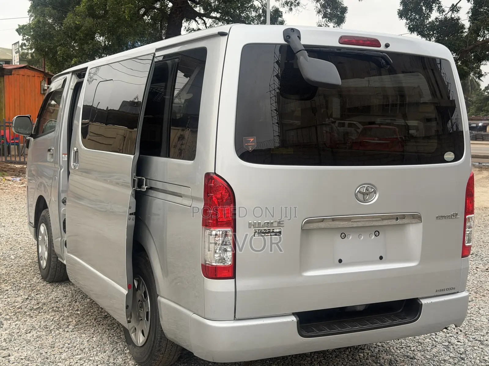 Toyota HiAce 2014 Silver