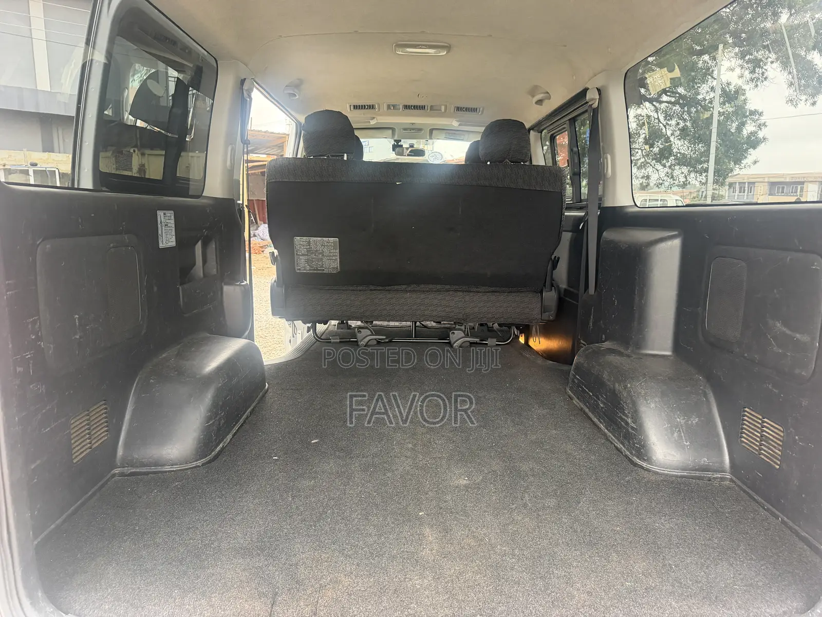 Toyota HiAce 2014 Silver