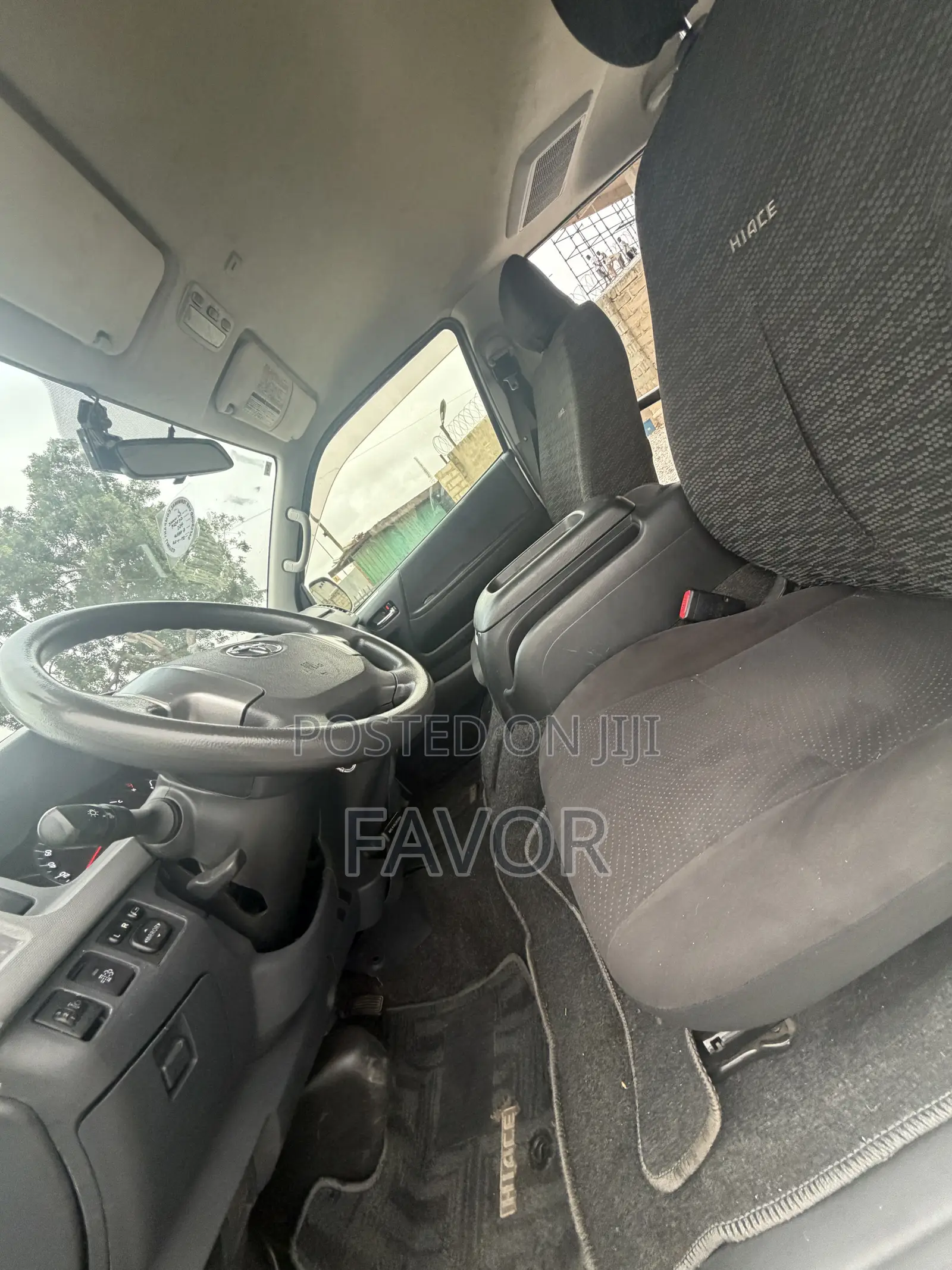 Toyota HiAce 2014 Silver