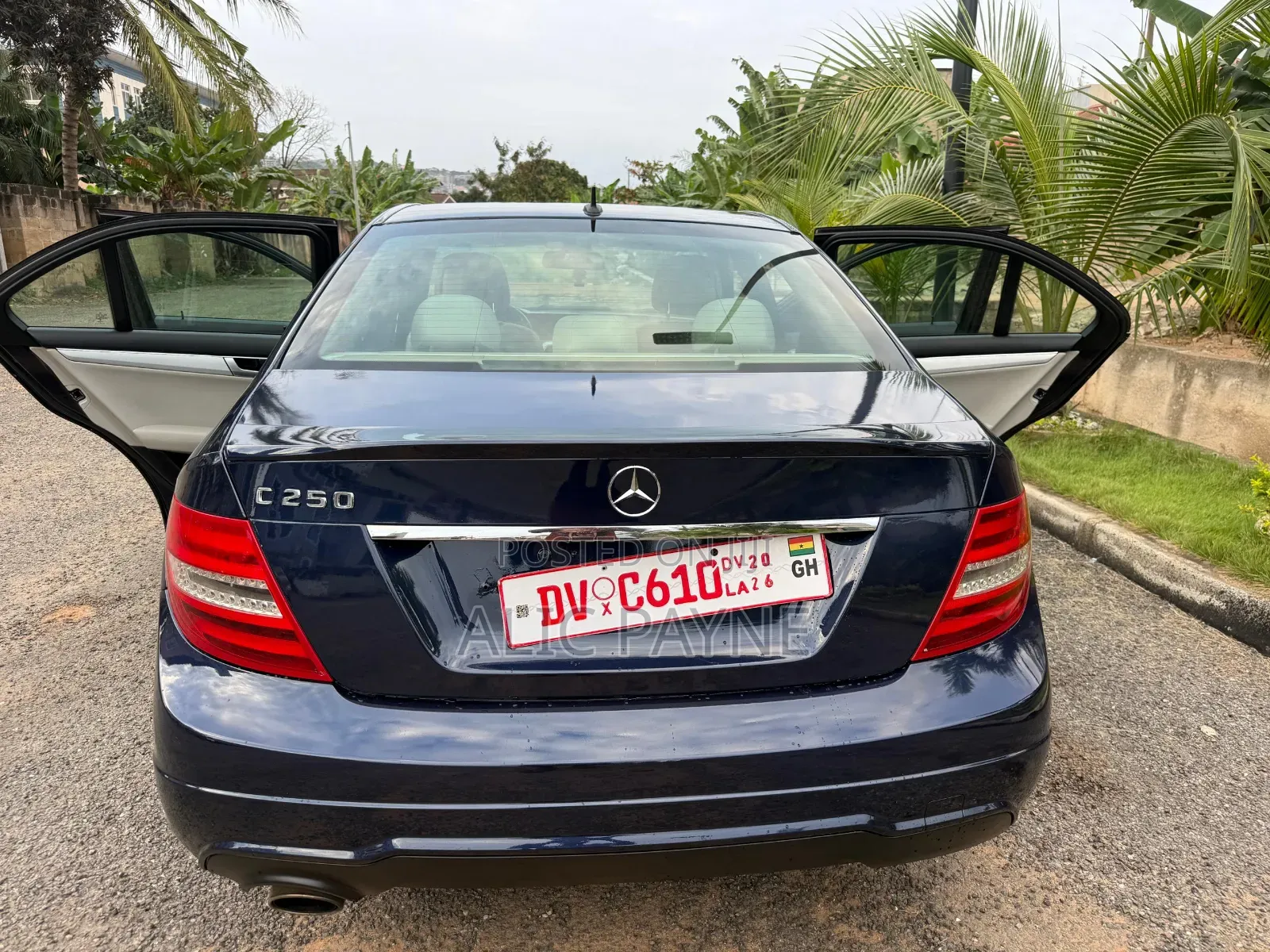 Mercedes-Benz C250 2014 Blue