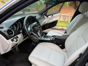Mercedes-Benz C250 2014 Blue