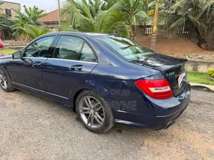 Mercedes-Benz C250 2014 Blue