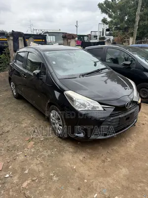 Toyota Vitz 2017 Black