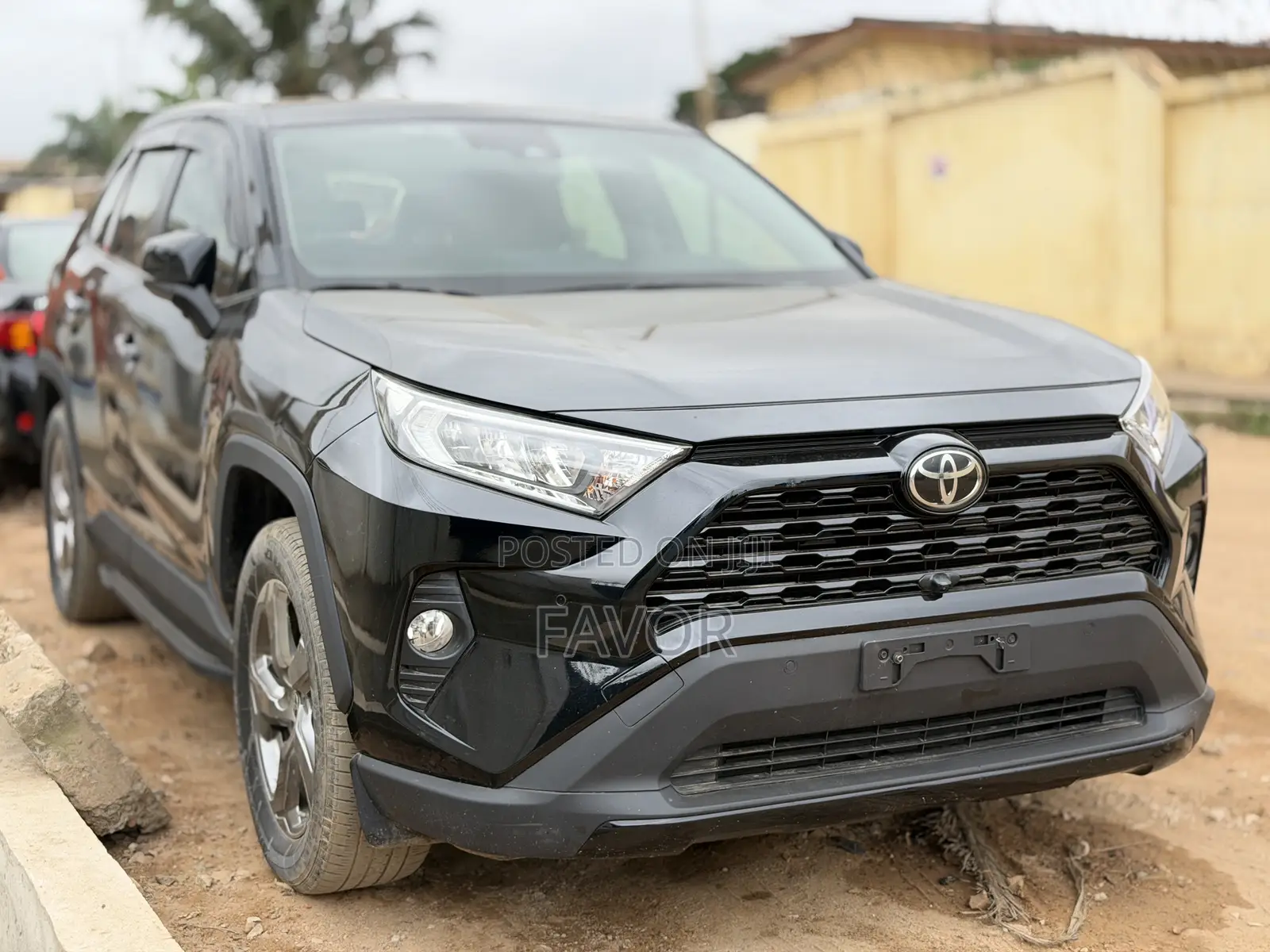 Toyota RAV4 XLE AWD 2020 Black