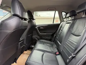 Toyota RAV4 XLE AWD 2020 Black