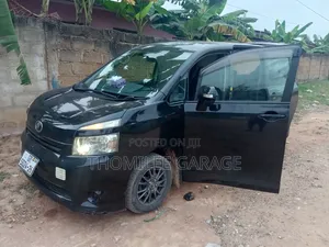 Toyota Voxy 2010 Black