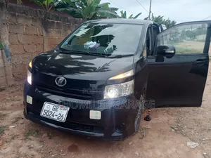 Toyota Voxy 2010 Black