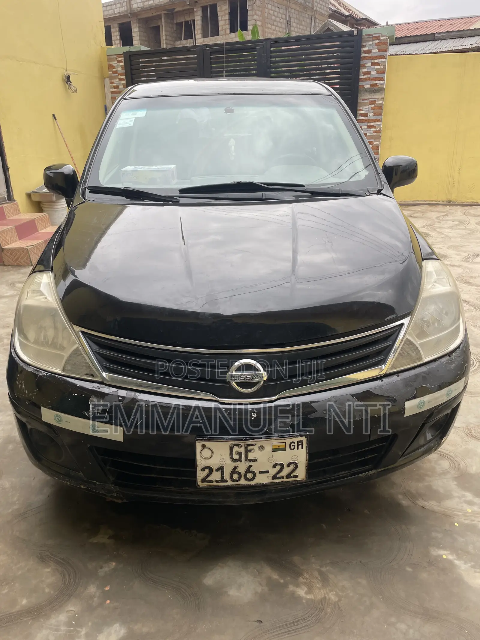 Nissan Versa 2011 Black