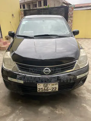 Nissan Versa 2011 Black