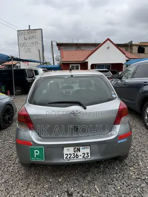 Toyota Vitz 1.3 AWD 3dr 2010 Silver